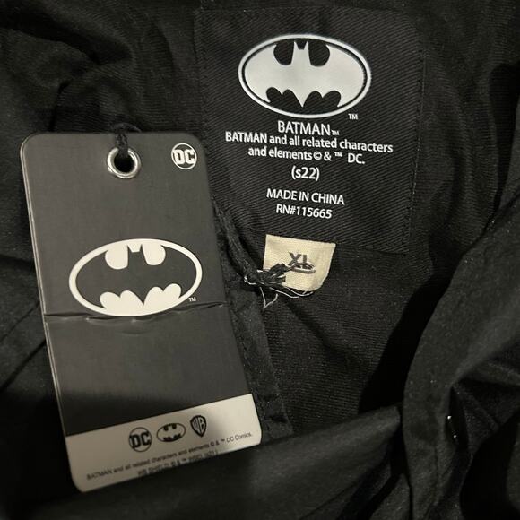 HEROES & VILLAINS BATMAN NWT $108 Gotham City Vigilantes Jacket Size XL - Picture 6 of 7